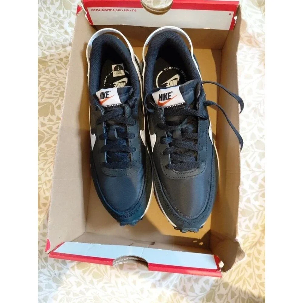 Nike waffle debut